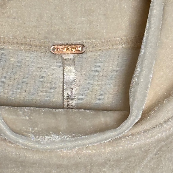 Free People Claudia Velvet Puff Sleeve Blouse in Champagne Toast Sz M - Picture 3 of 11